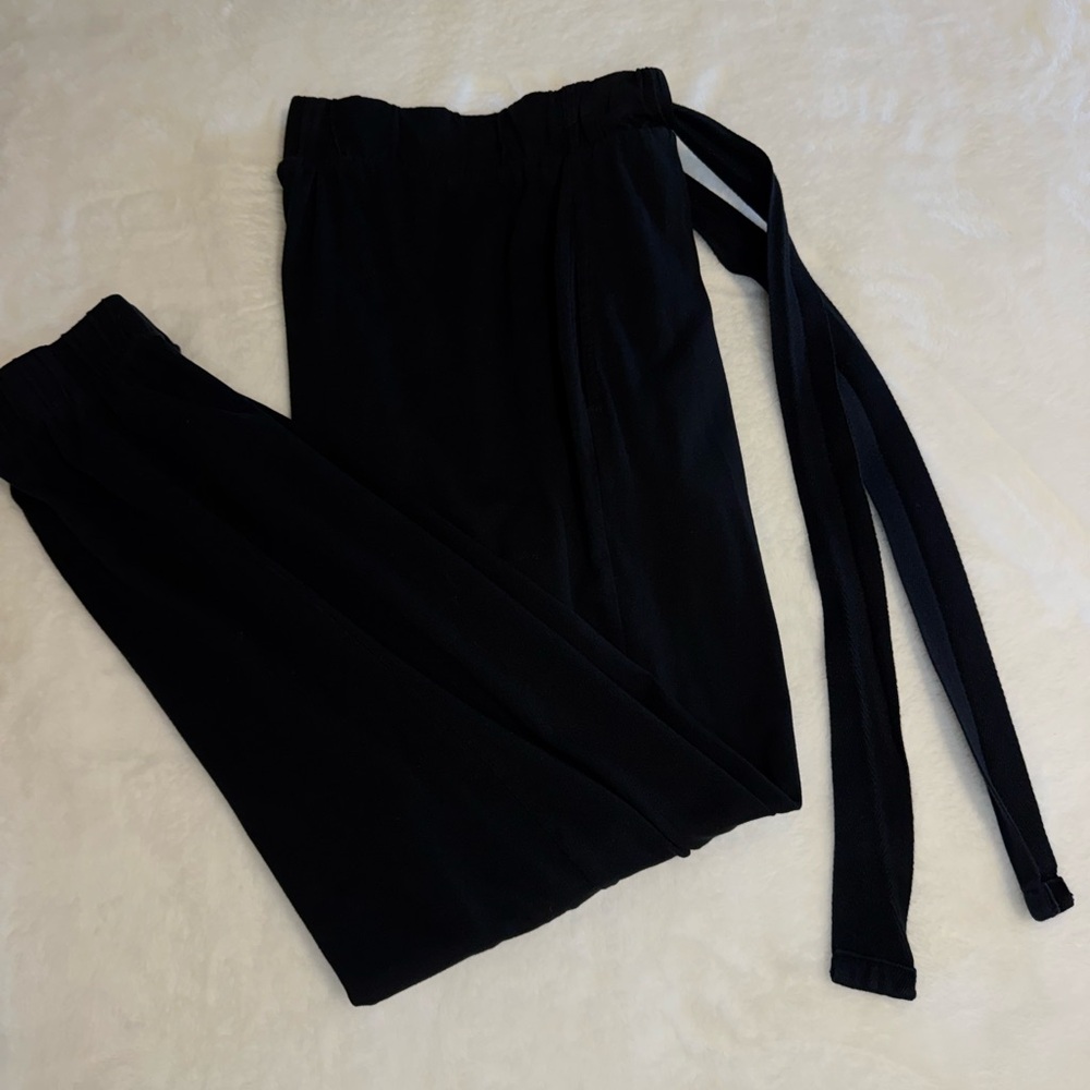 Zara Black Jogger pants w elastic @ ankle bottoms & waist w cinch tie also. Sz S